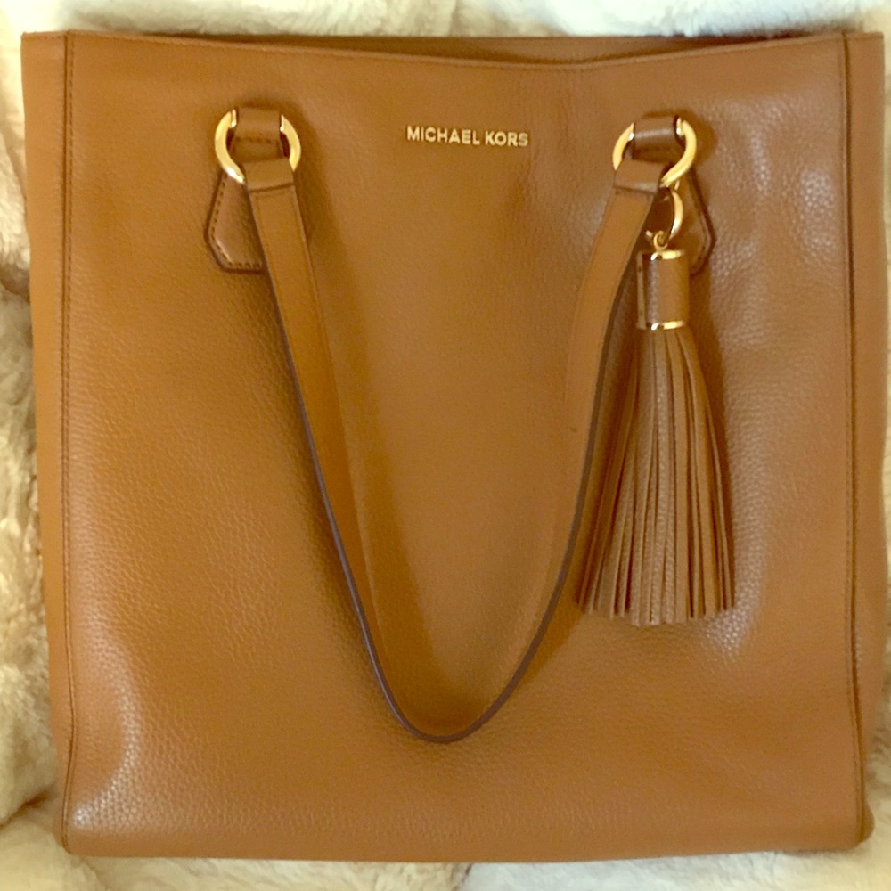 Michael Kors Pebbled Bedford Zip Tote